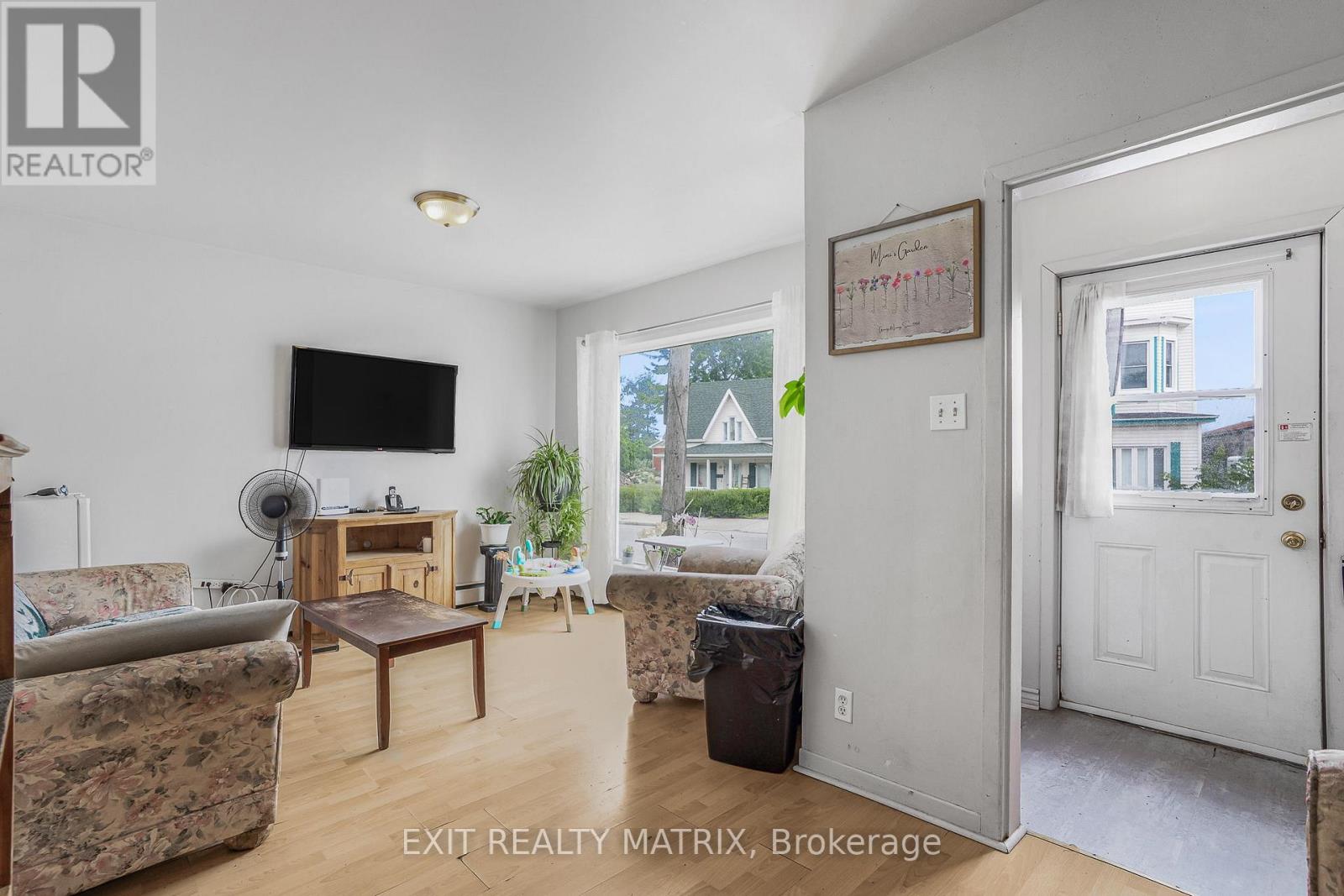 Photo 3 of 712 718 Main Street E, Hawkesbury ON