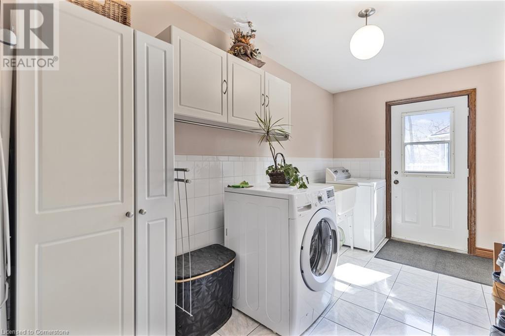 Photo 16 of 266 Sumach Drive, Burlington ON