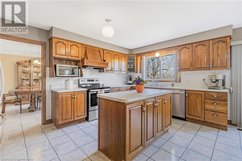 Photo 35 of 266 Sumach Drive, Burlington ON