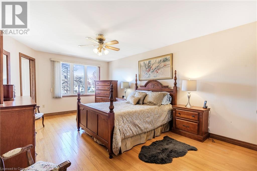 Photo 6 of 266 Sumach Drive, Burlington ON
