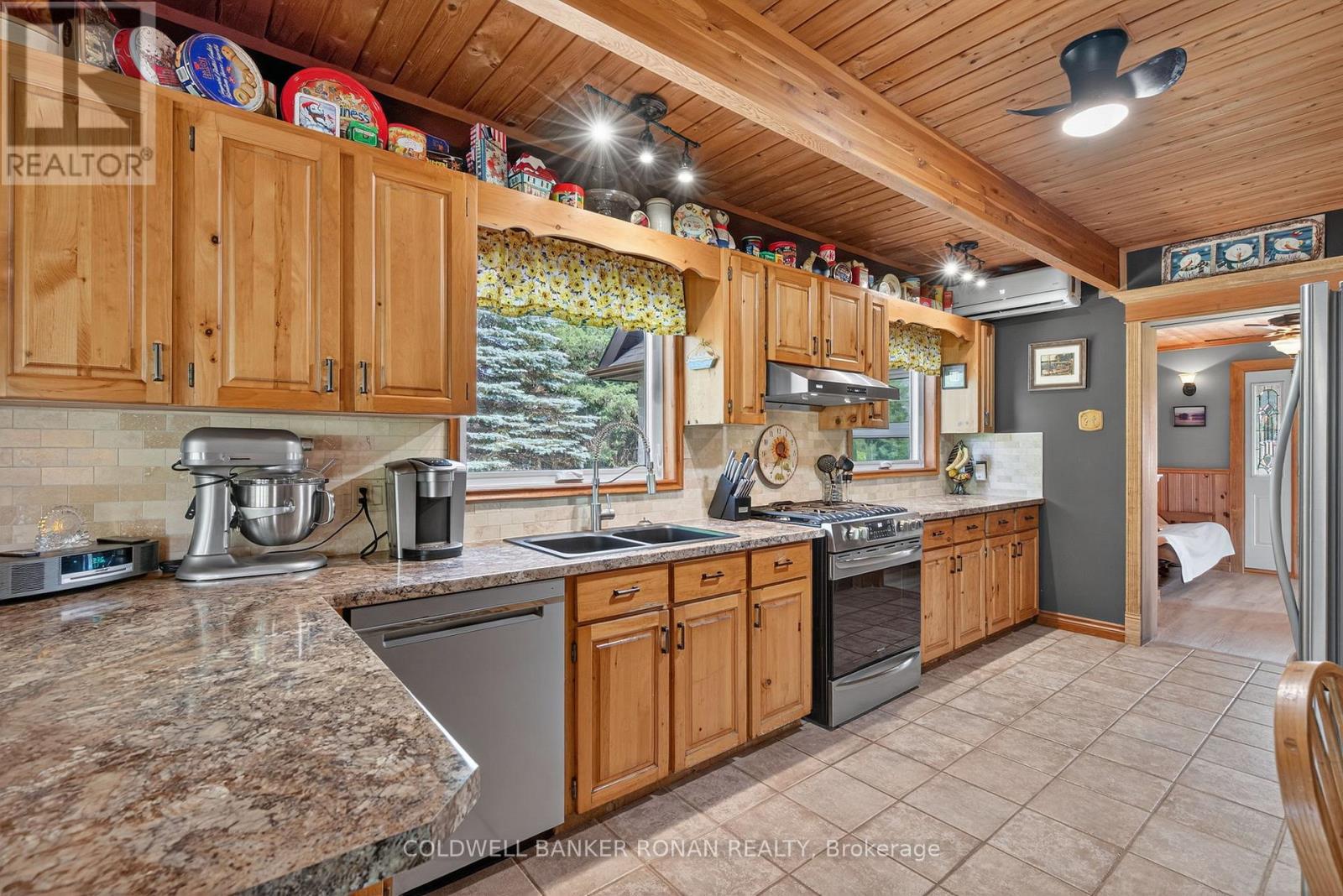 Photo 5 of 20 Mountainview Road, Mulmur ON
