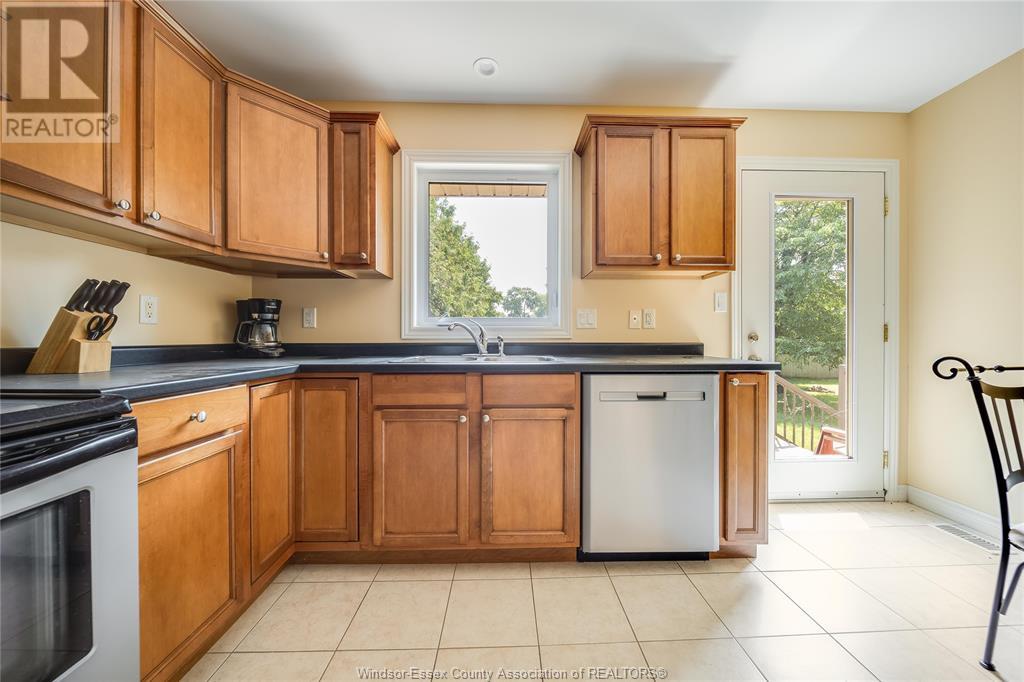 Photo 4 of 1314 Orchard Blvd, Kingsville ON