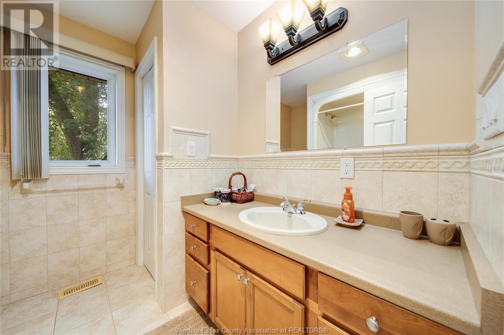Photo 49 of 1314 Orchard Blvd, Kingsville ON