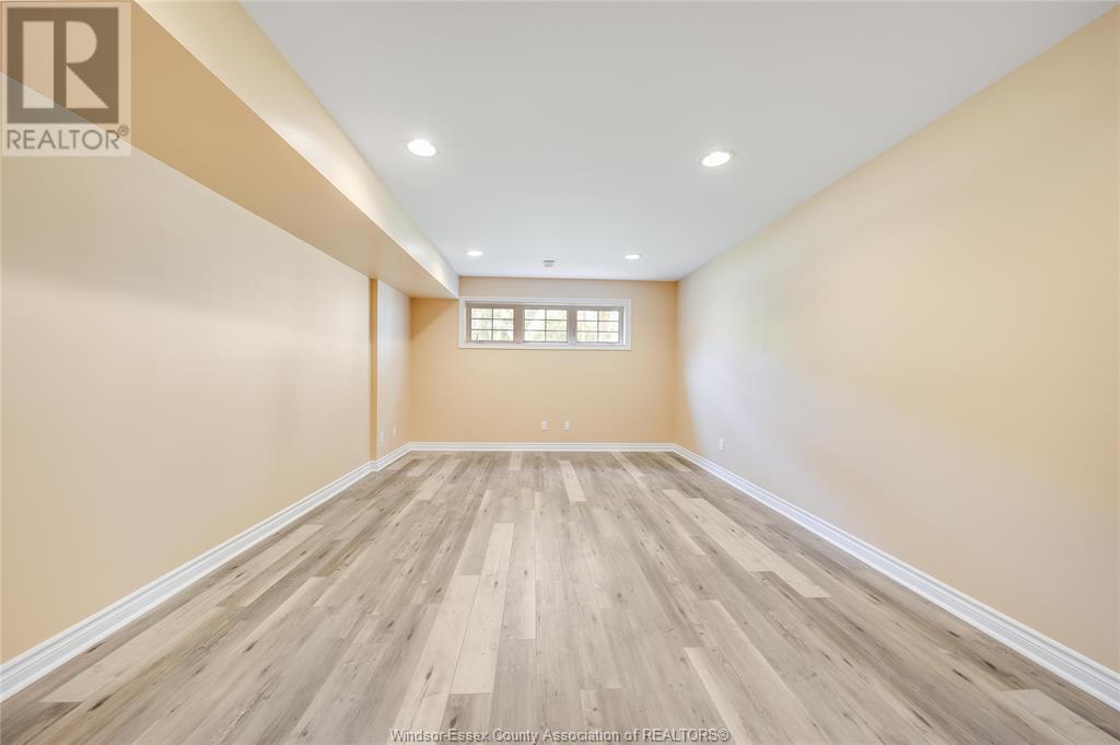 Photo 48 of 1314 Orchard Blvd, Kingsville ON