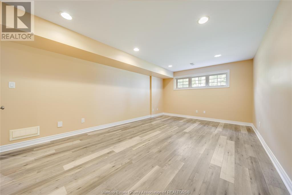 Photo 14 of 1314 Orchard Blvd, Kingsville ON