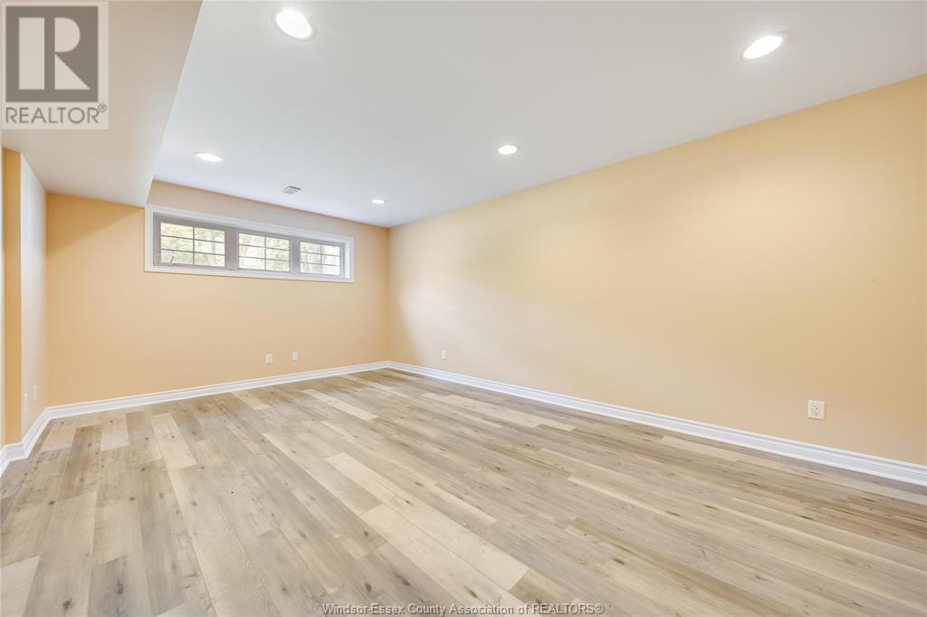 Photo 9 of 1314 Orchard Blvd, Kingsville ON