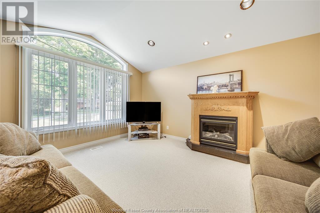 Photo 29 of 1314 Orchard Blvd, Kingsville ON