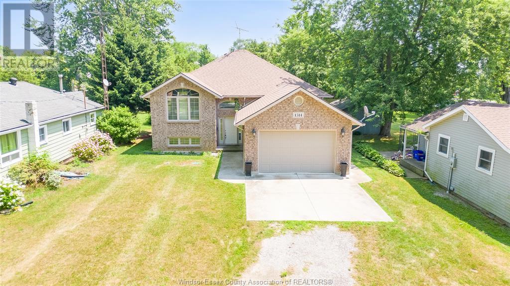 Photo 7 of 1314 Orchard Blvd, Kingsville ON