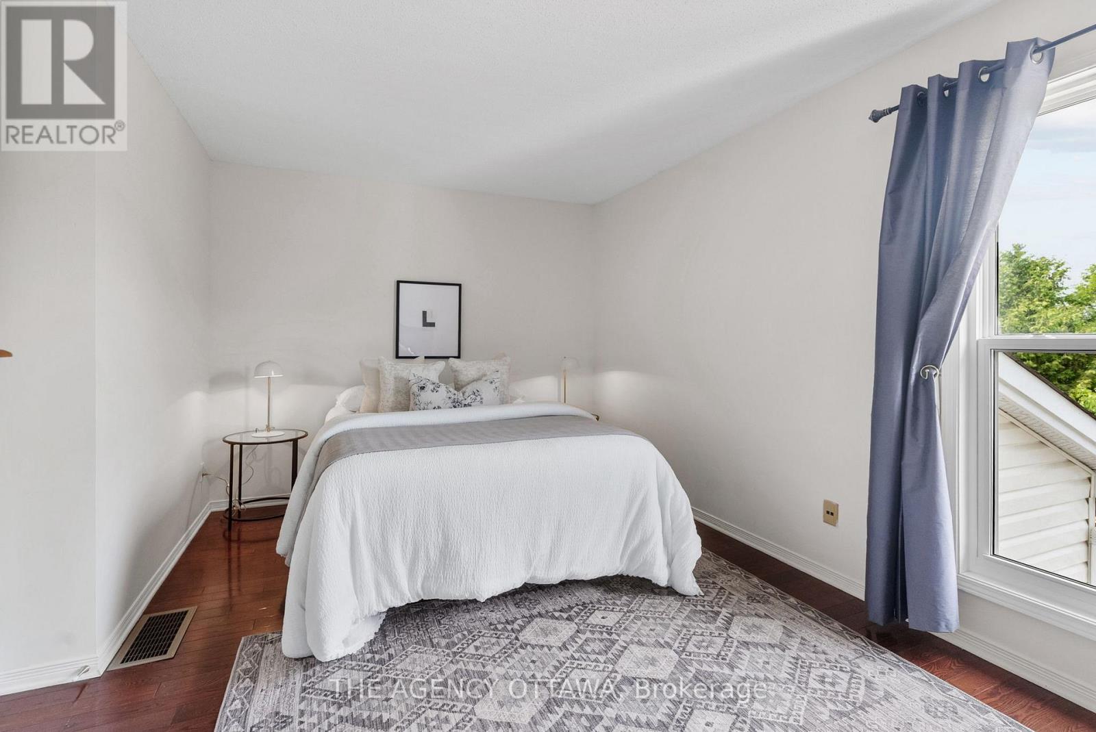 Photo 22 of 55 Springcreek Crescent, Ottawa ON