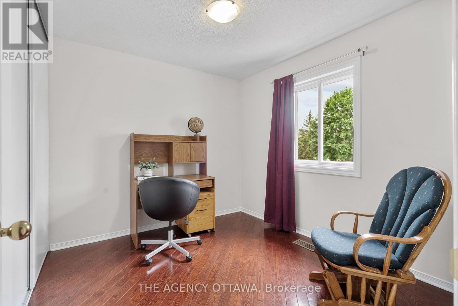 Photo 20 of 55 Springcreek Crescent, Ottawa ON