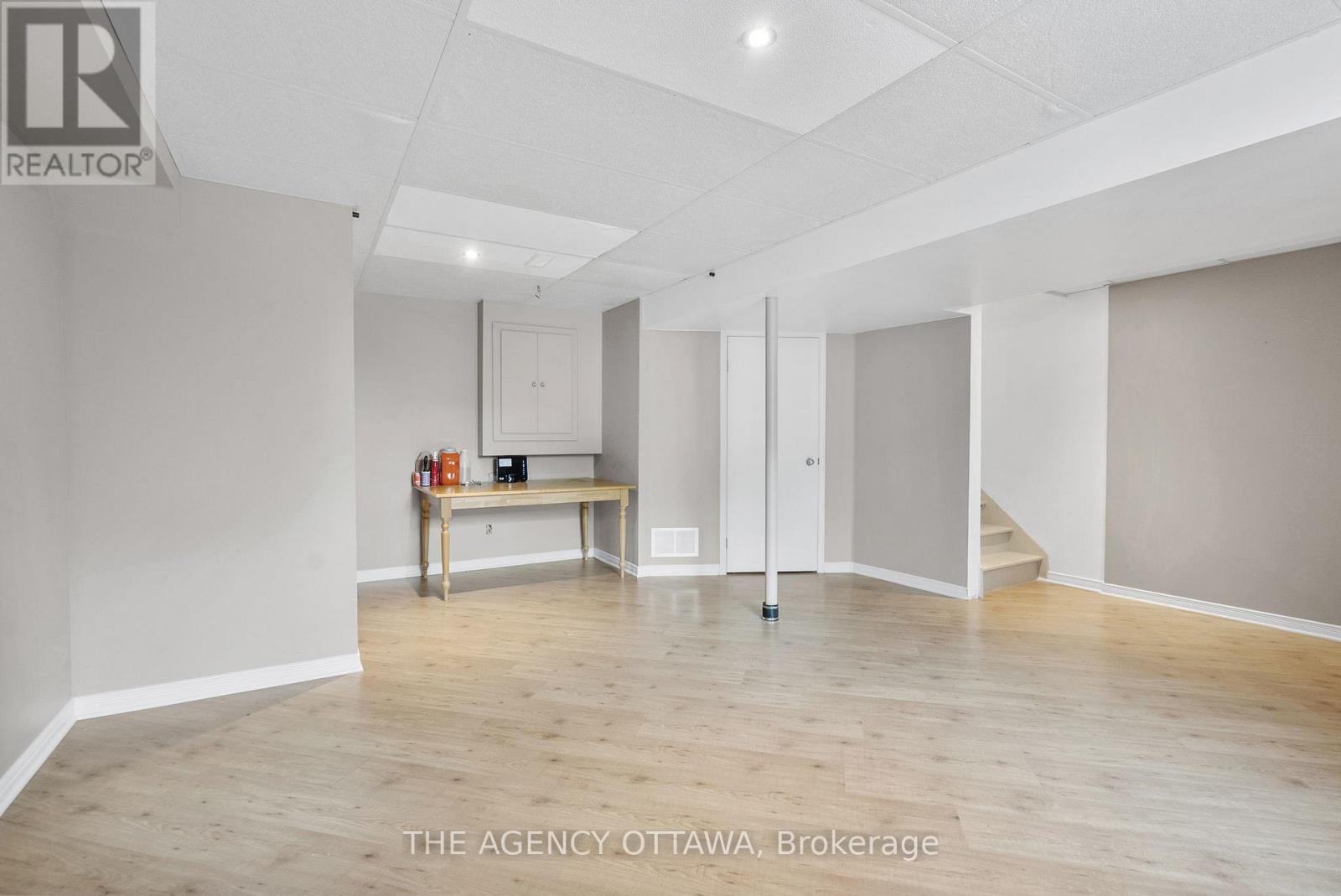 Photo 14 of 55 Springcreek Crescent, Ottawa ON