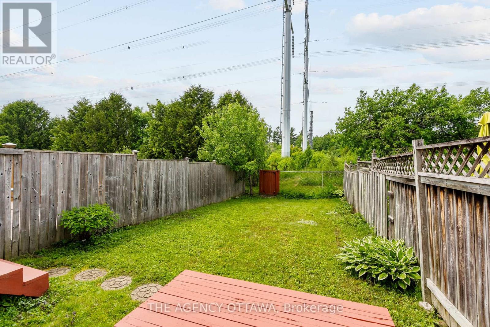 Photo 19 of 55 Springcreek Crescent, Ottawa ON