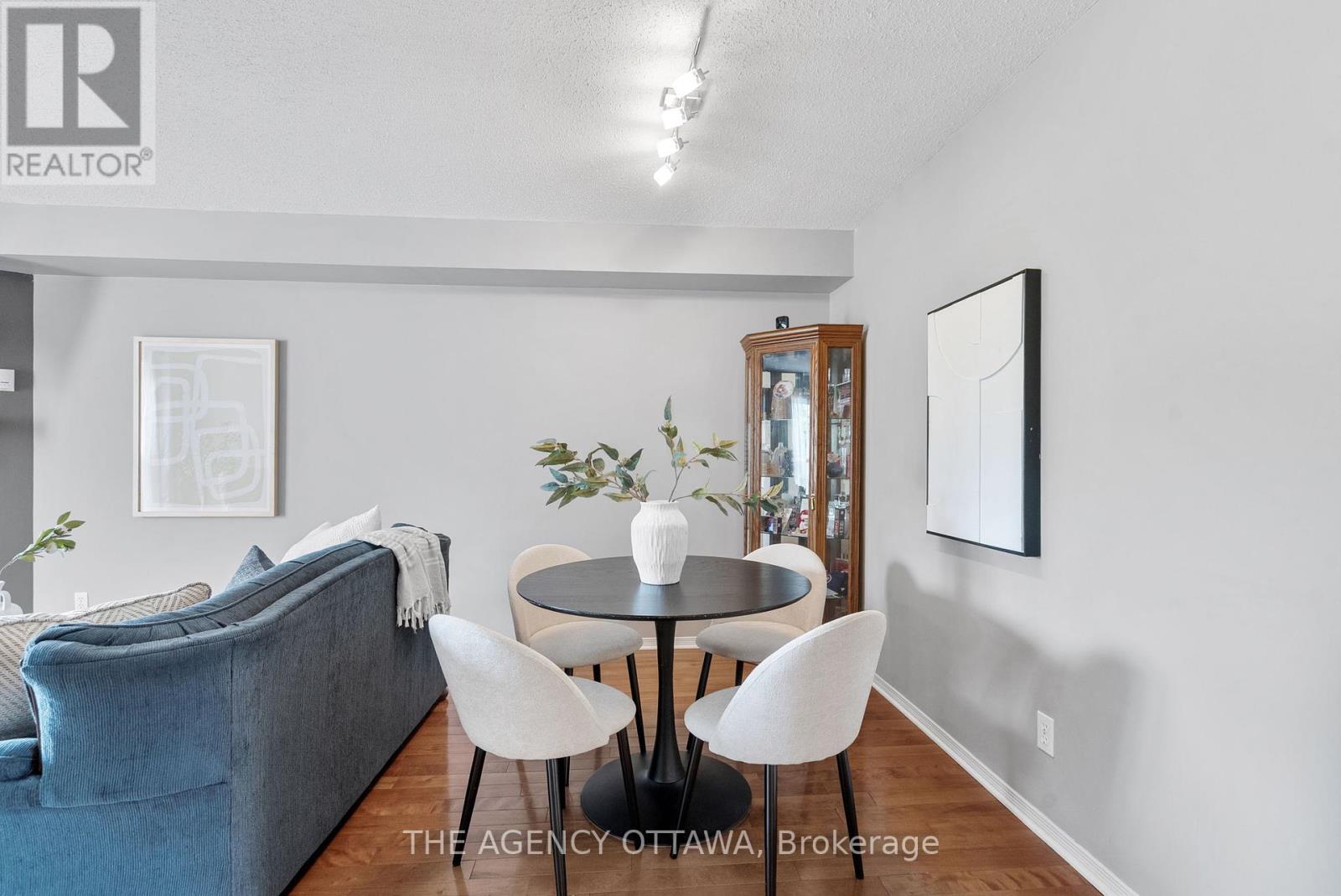 Photo 30 of 55 Springcreek Crescent, Ottawa ON
