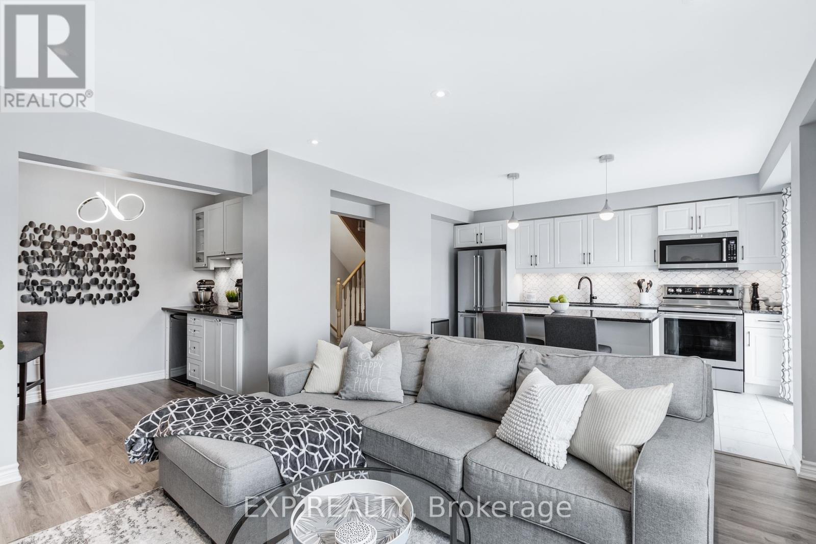 Photo 19 of 11 Kodiak Terrace, Barrie ON