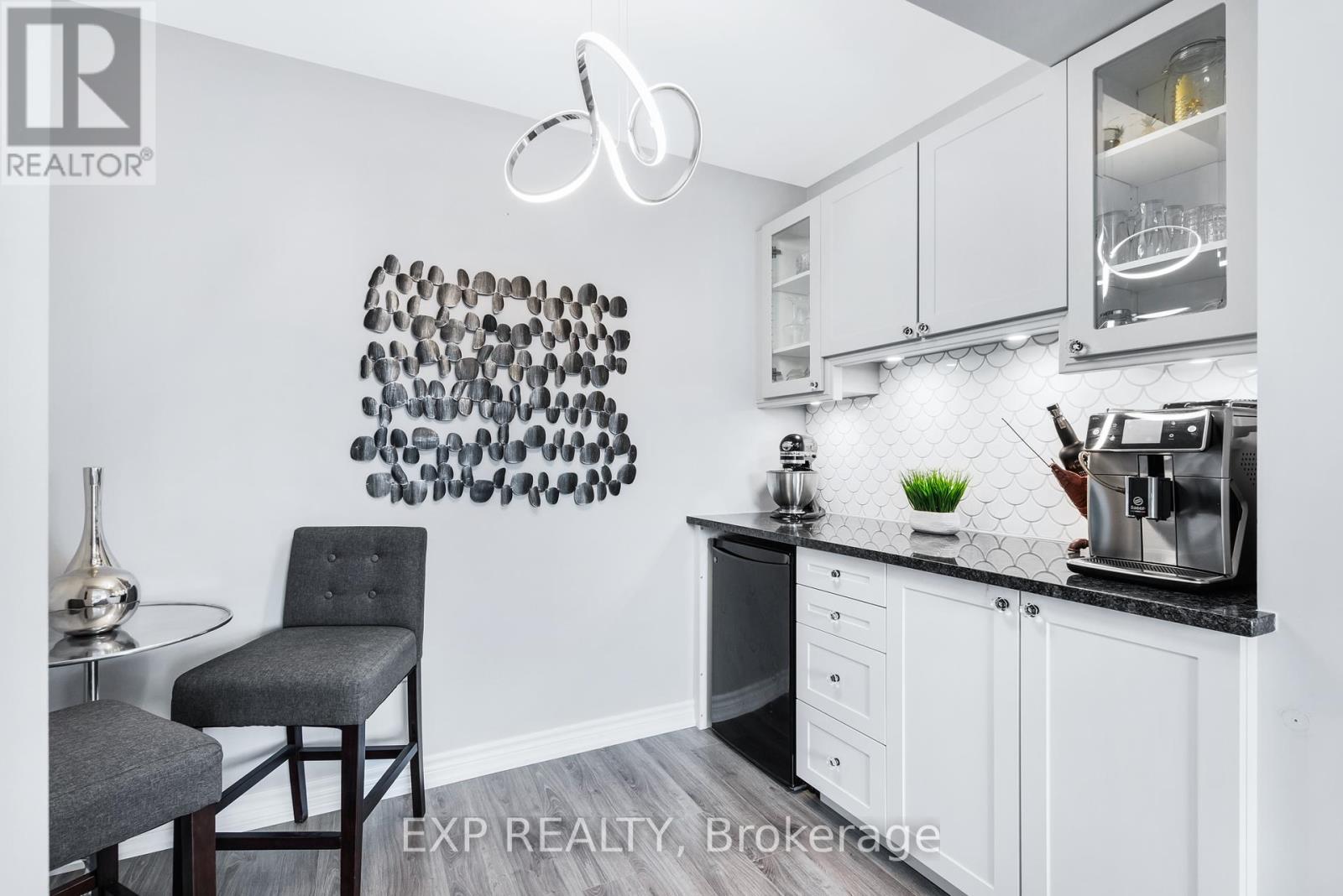 Photo 14 of 11 Kodiak Terrace, Barrie ON