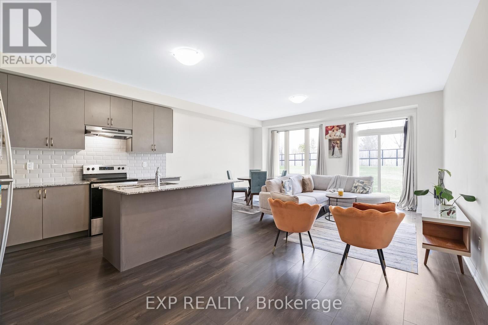 Photo 45 of 122 Turnberry Lane, Barrie ON