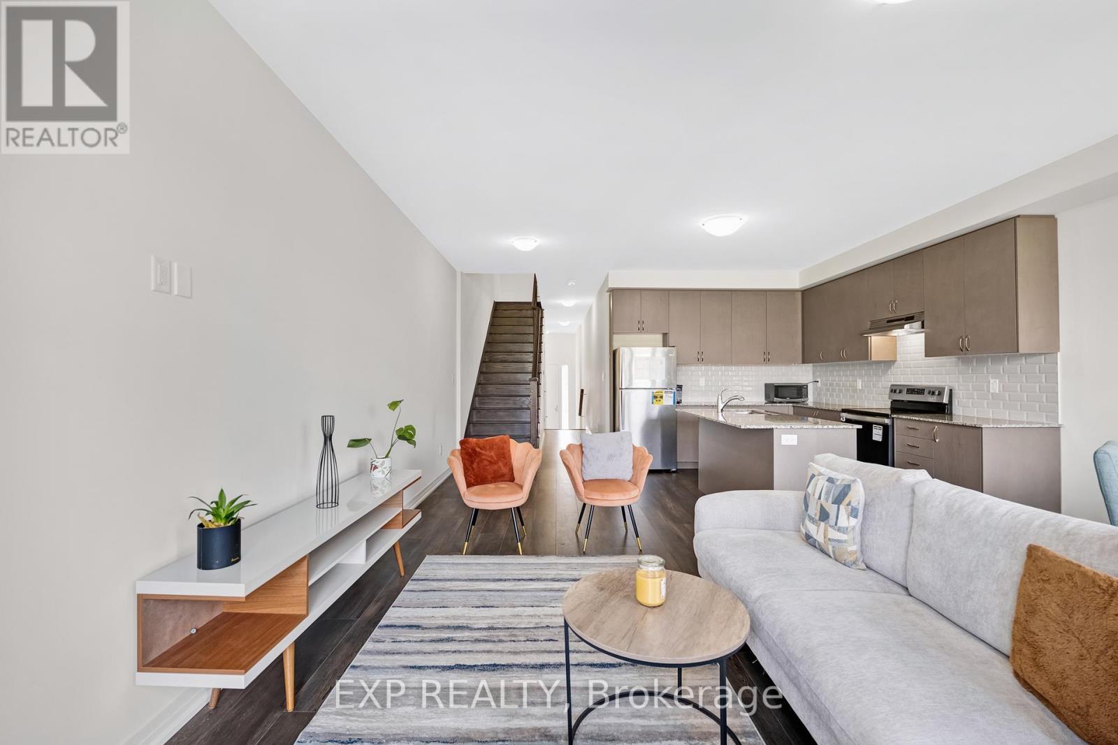 Photo 6 of 122 Turnberry Lane, Barrie ON
