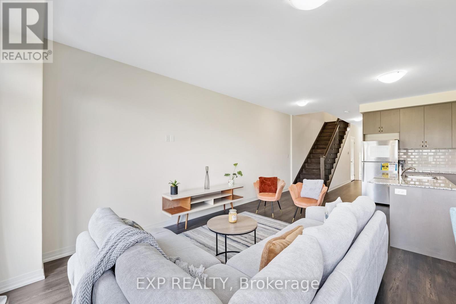 Photo 35 of 122 Turnberry Lane, Barrie ON