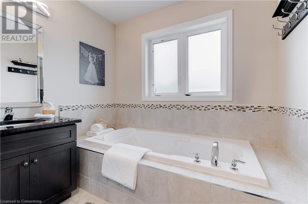 Photo 21 of 45 Royal Winter Drive Unit 28, Binbrook ON