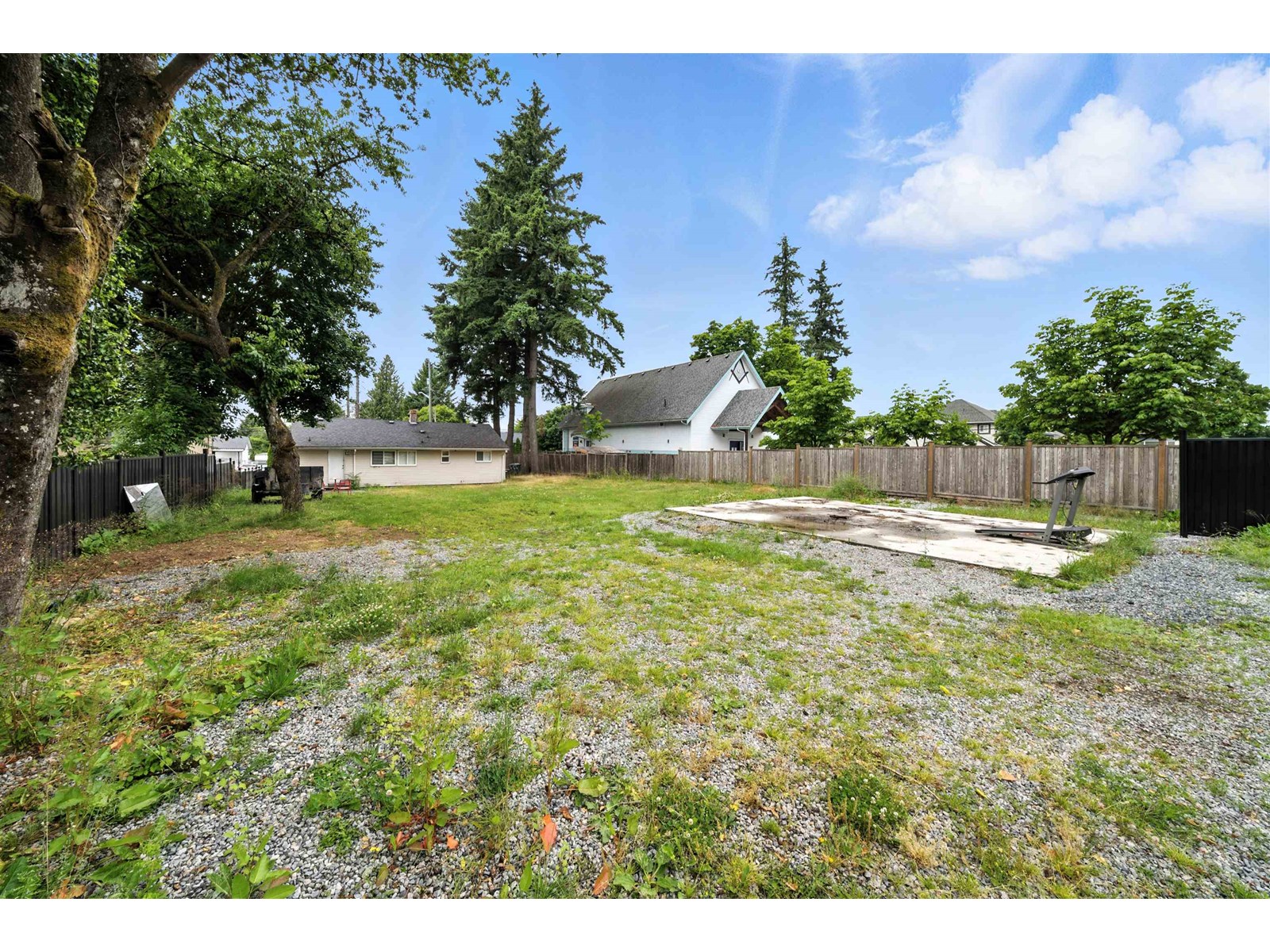 Photo 17 of 14032 Grosvenor Road, Surrey BC