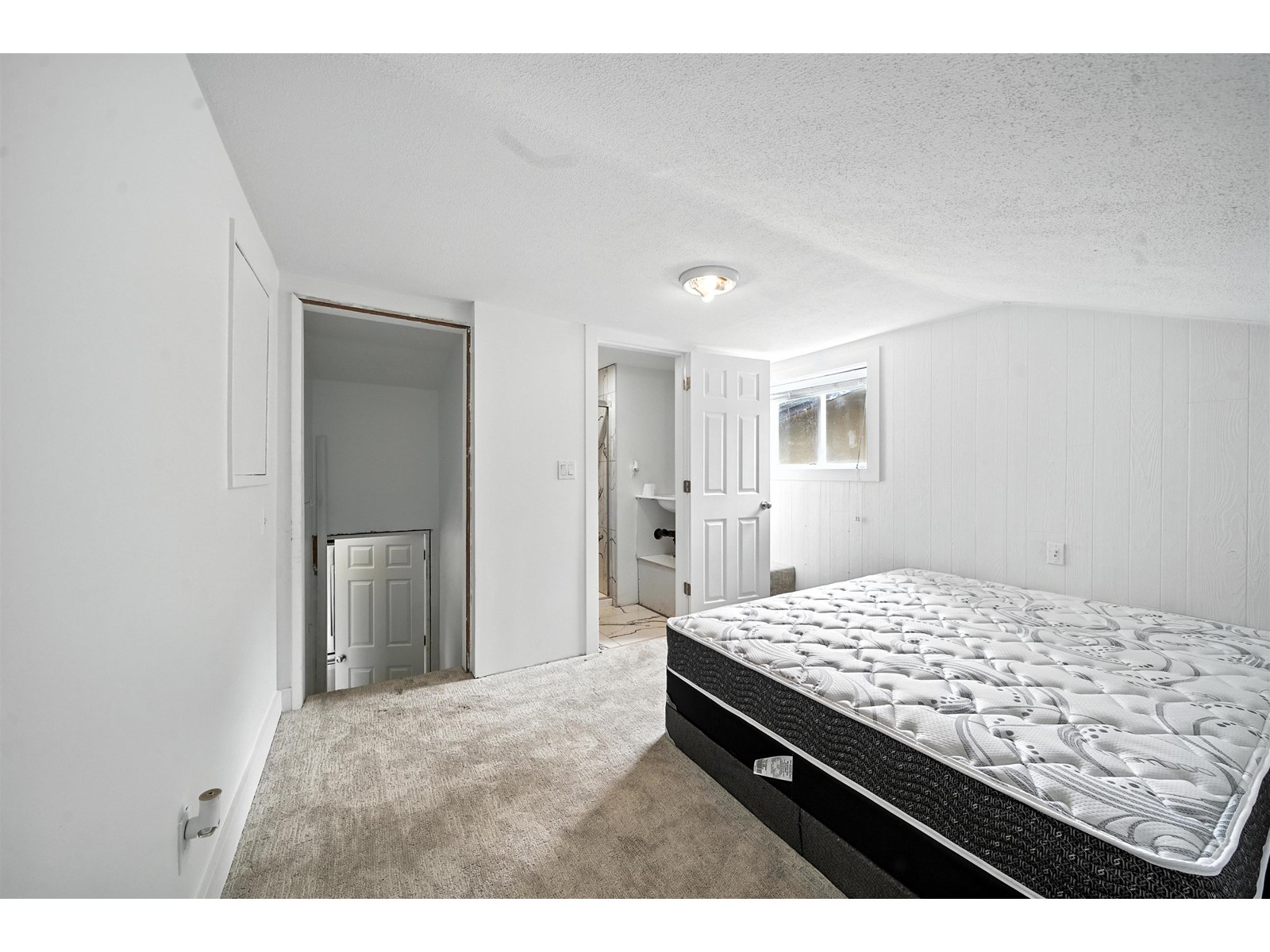 Photo 11 of 14032 Grosvenor Road, Surrey BC