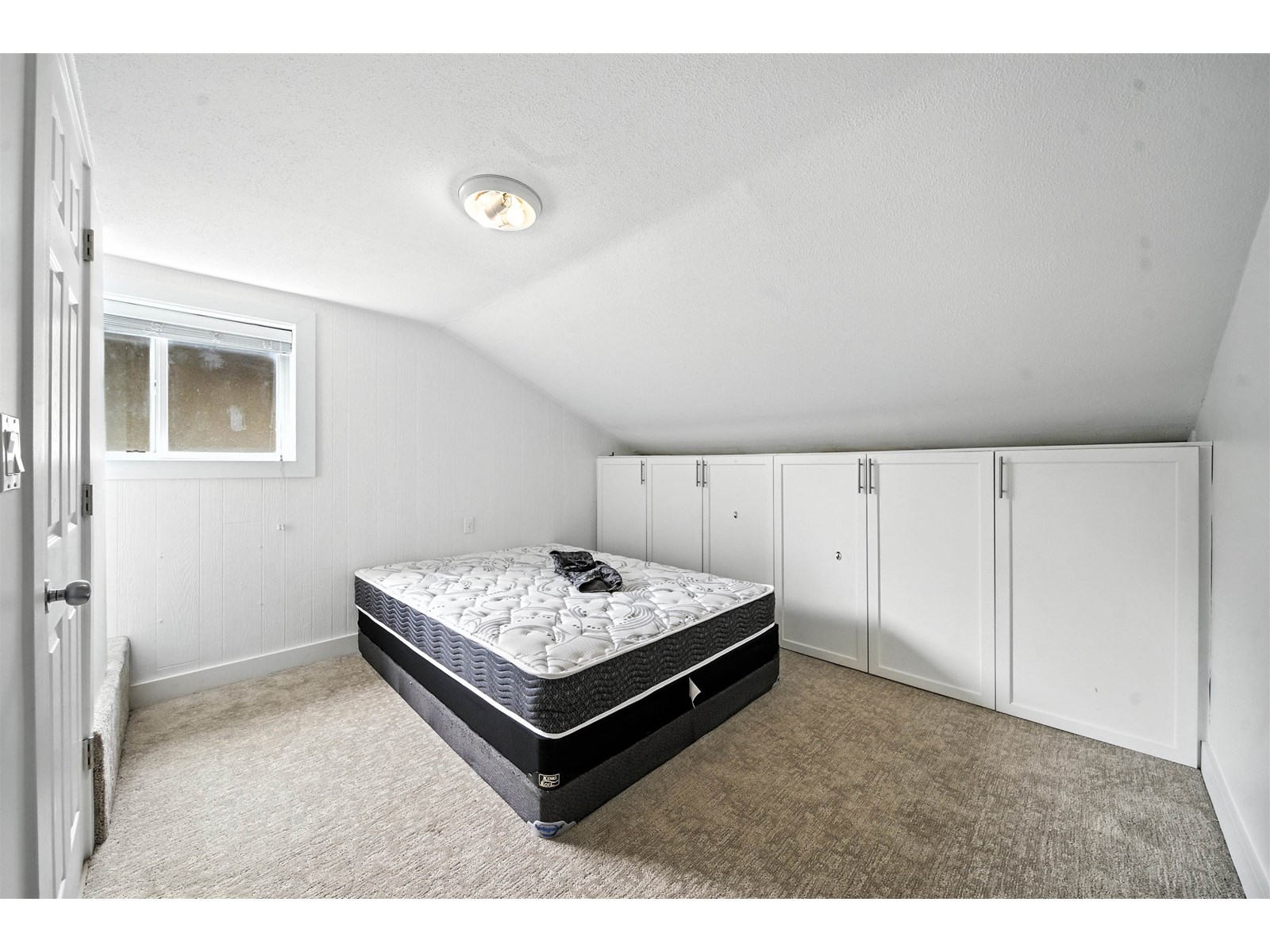 Photo 10 of 14032 Grosvenor Road, Surrey BC