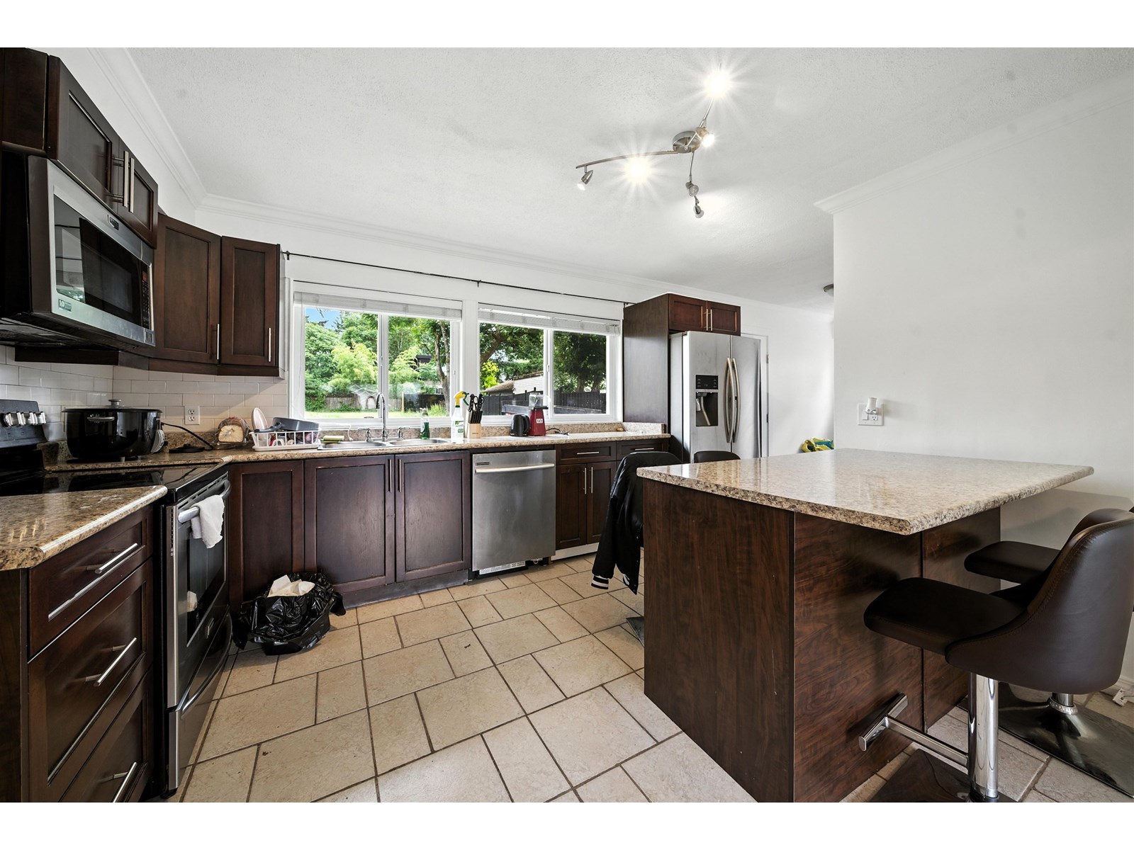 Photo 8 of 14032 Grosvenor Road, Surrey BC