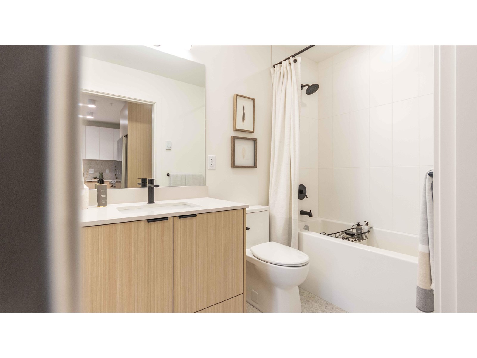 Photo 6 of 204 13455 94 A Avenue, Surrey BC
