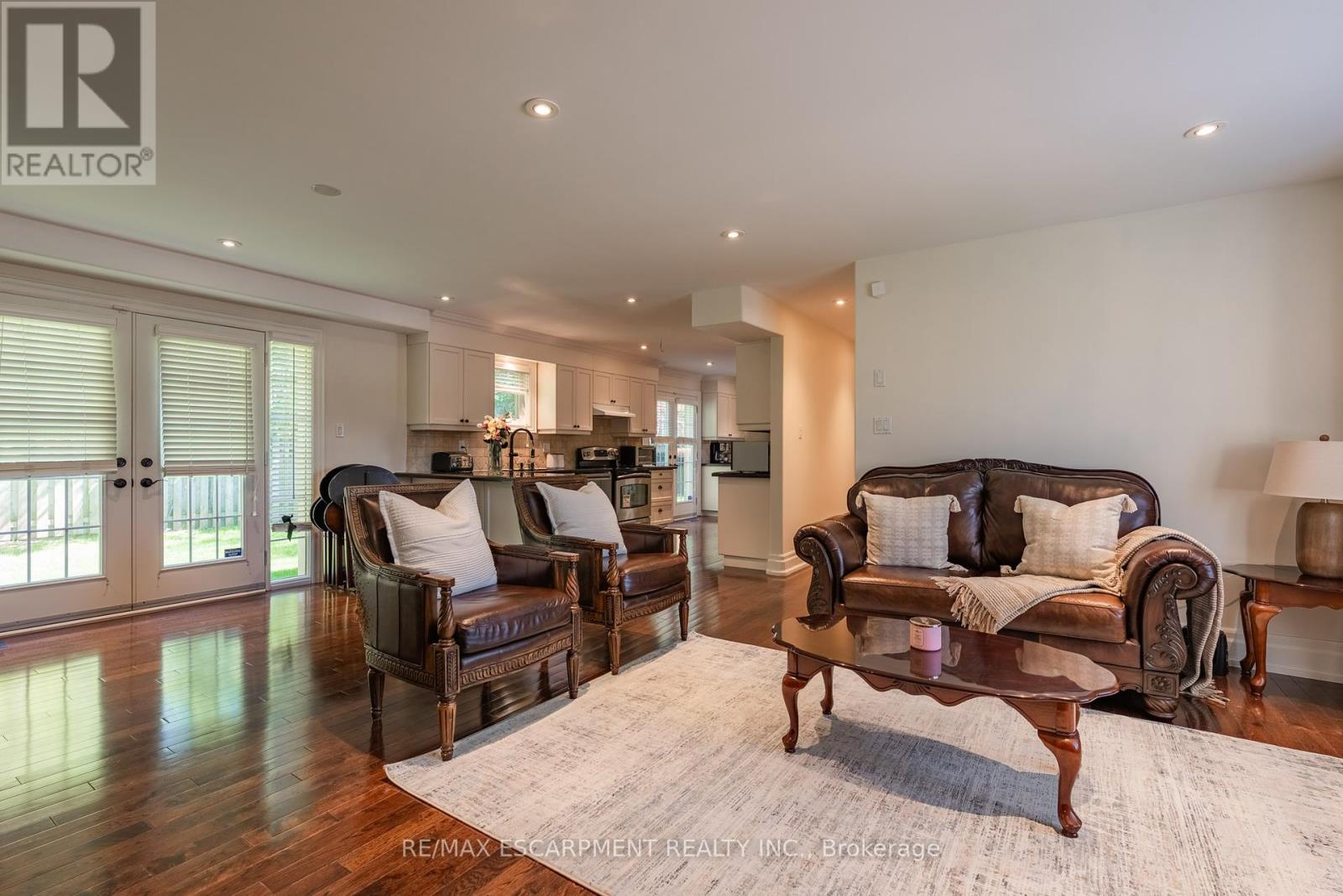 Photo 15 of 1034 Lakeshore Road W, Mississauga ON