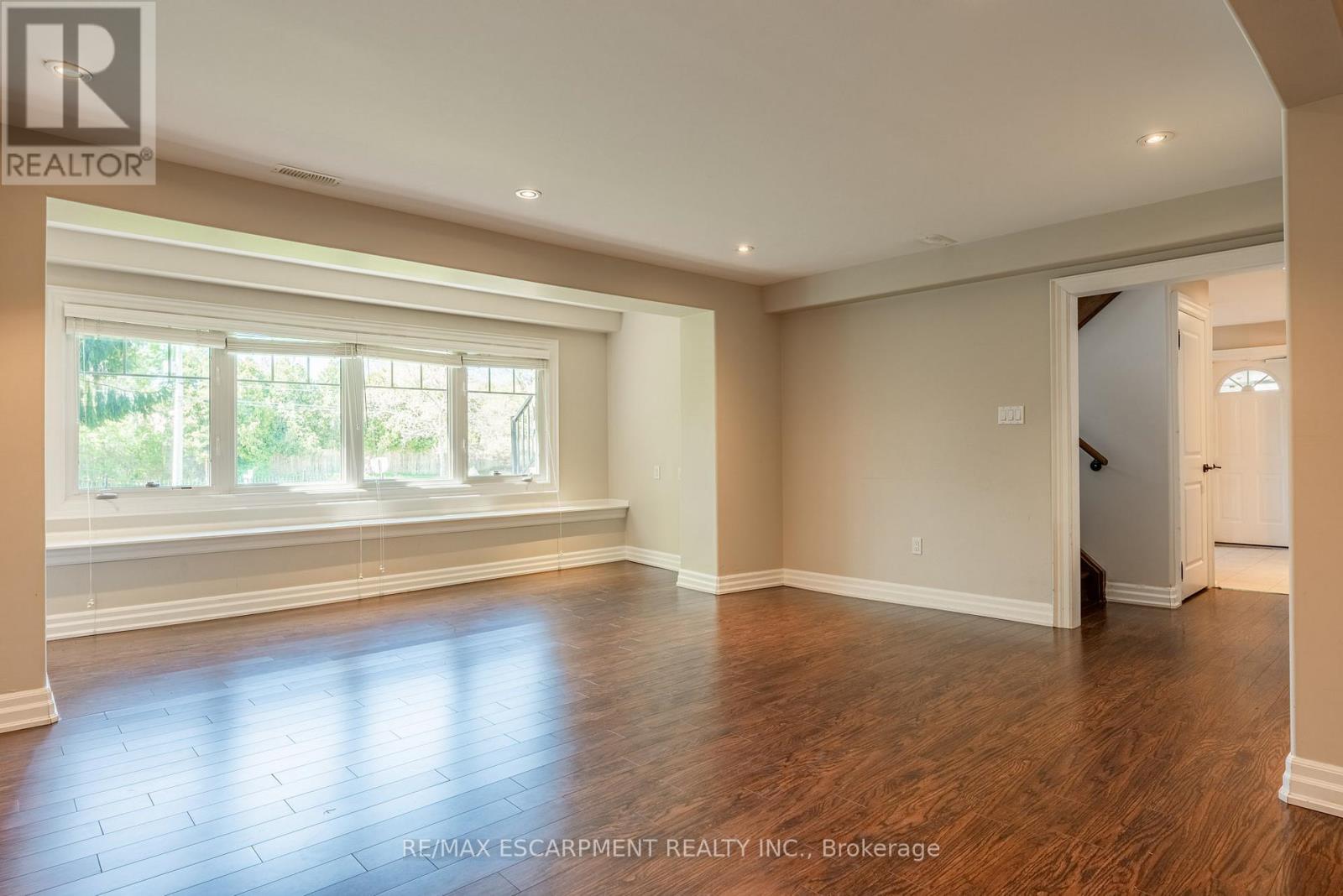 Photo 29 of 1034 Lakeshore Road W, Mississauga ON