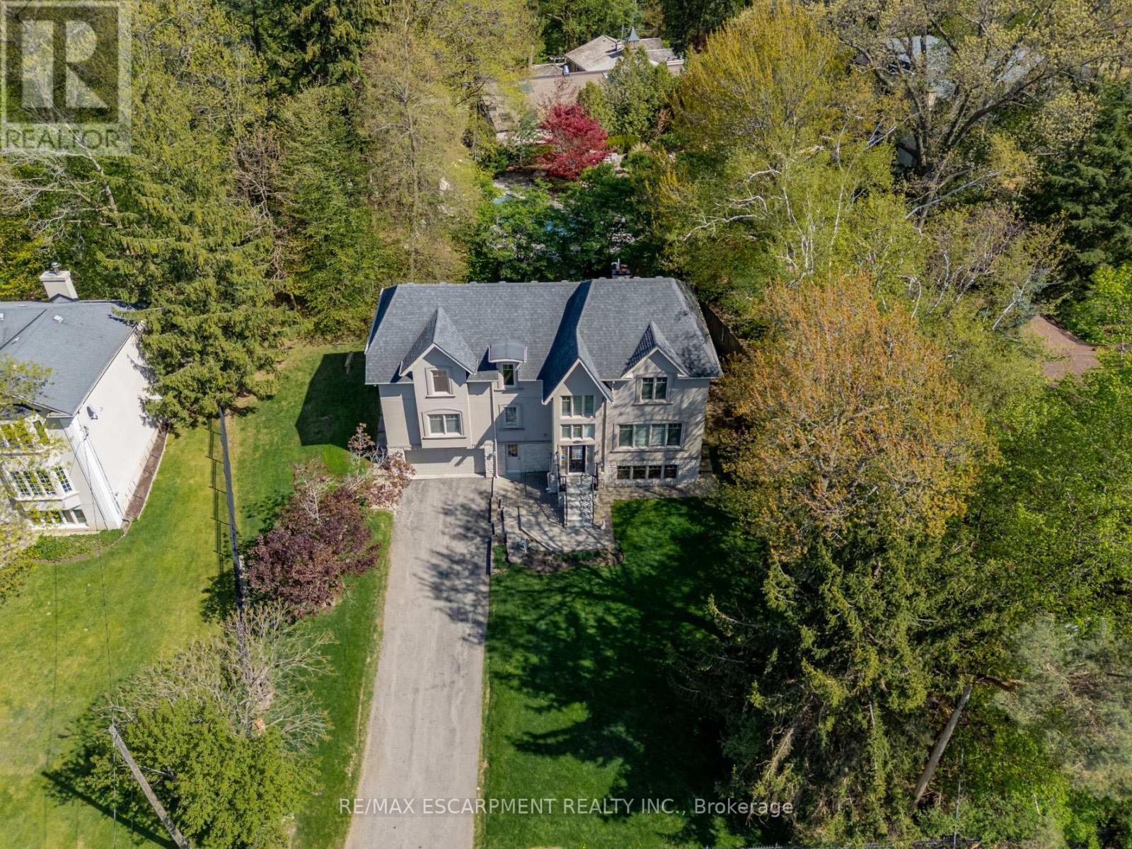 Photo 32 of 1034 Lakeshore Road W, Mississauga ON