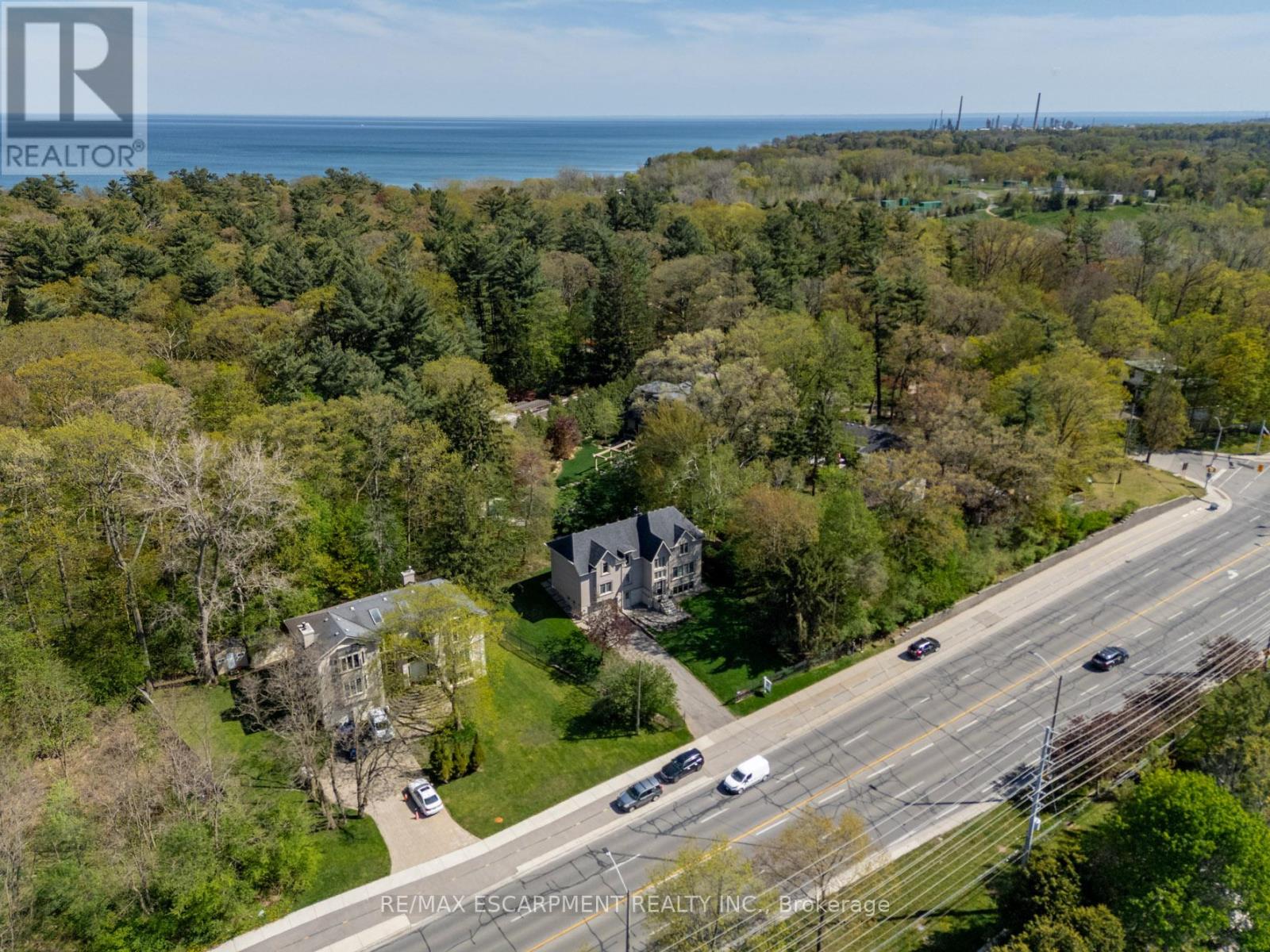 Photo 34 of 1034 Lakeshore Road W, Mississauga ON