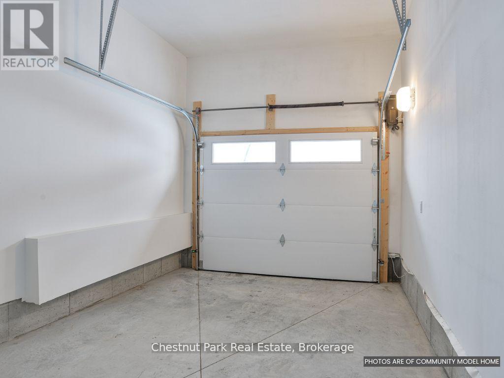 Photo 10 of 16 Pine Needle Way, Huntsville ON