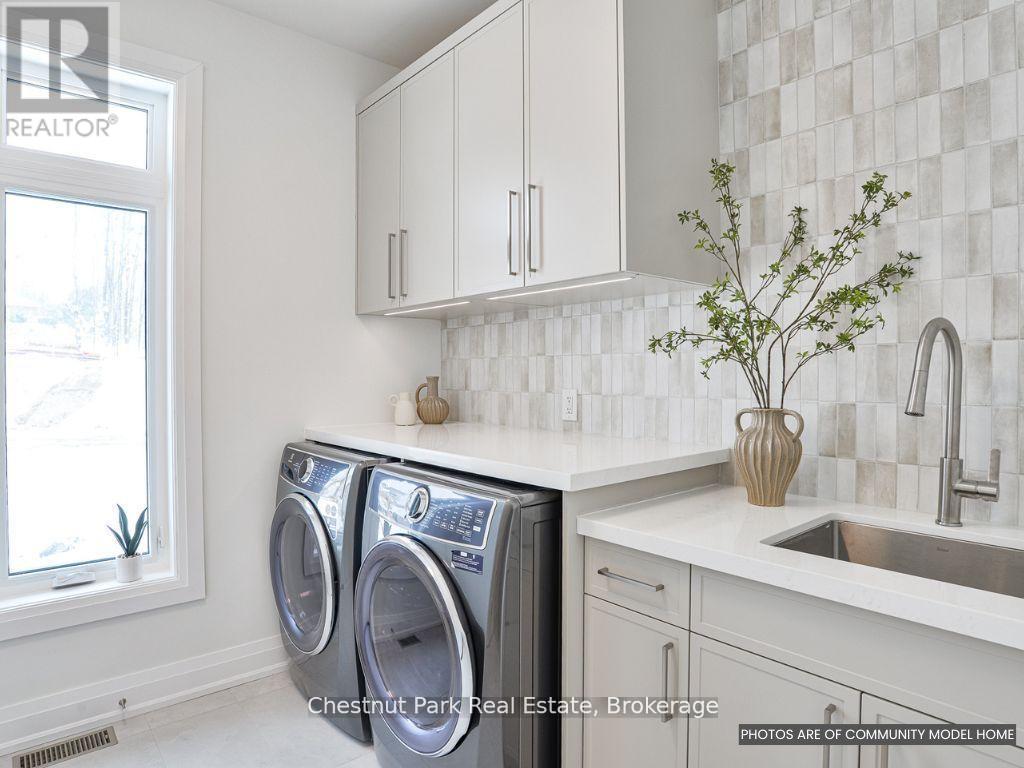 Photo 5 of 16 Pine Needle Way, Huntsville ON