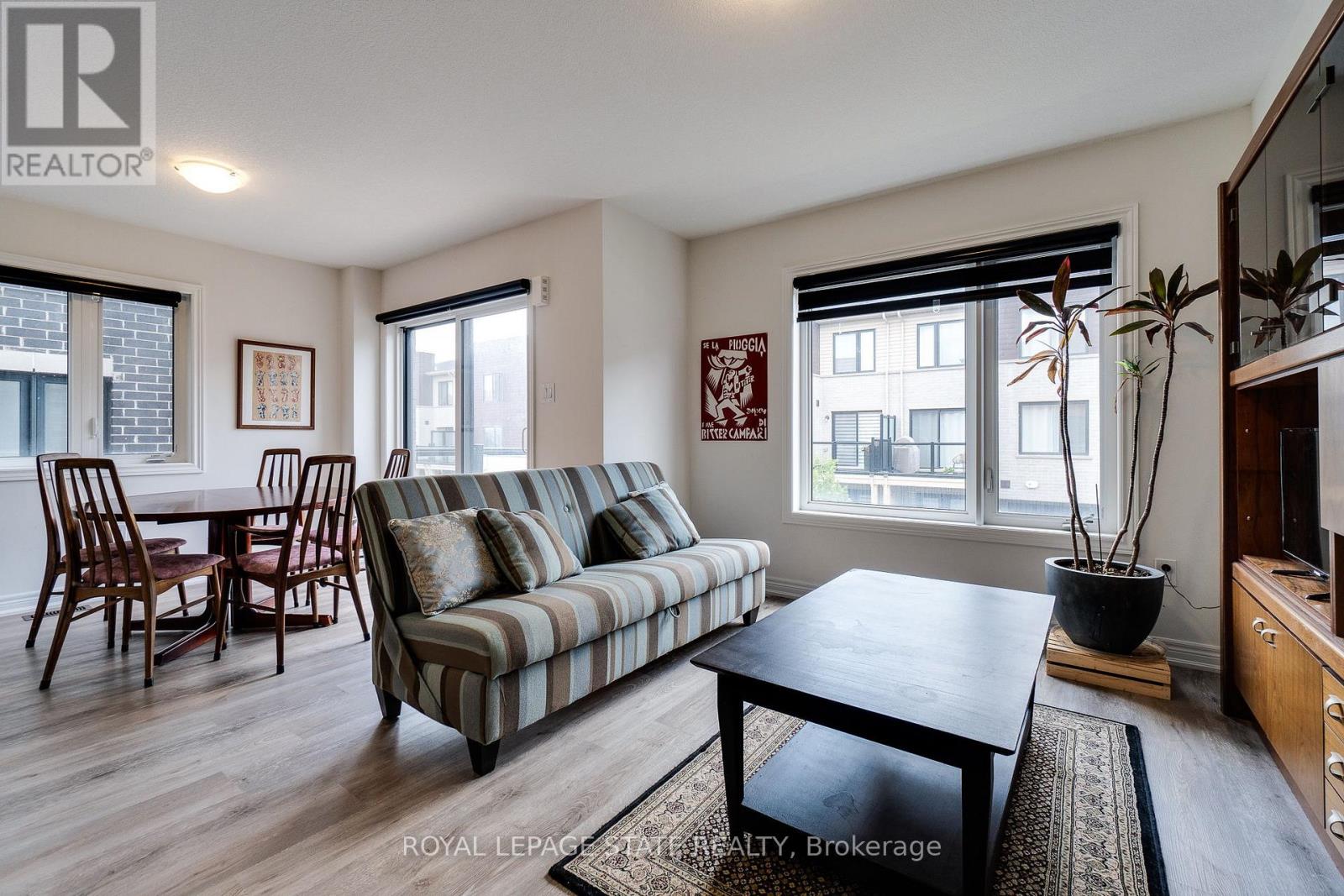 Photo 32 of 68 Dryden Lane, Hamilton ON