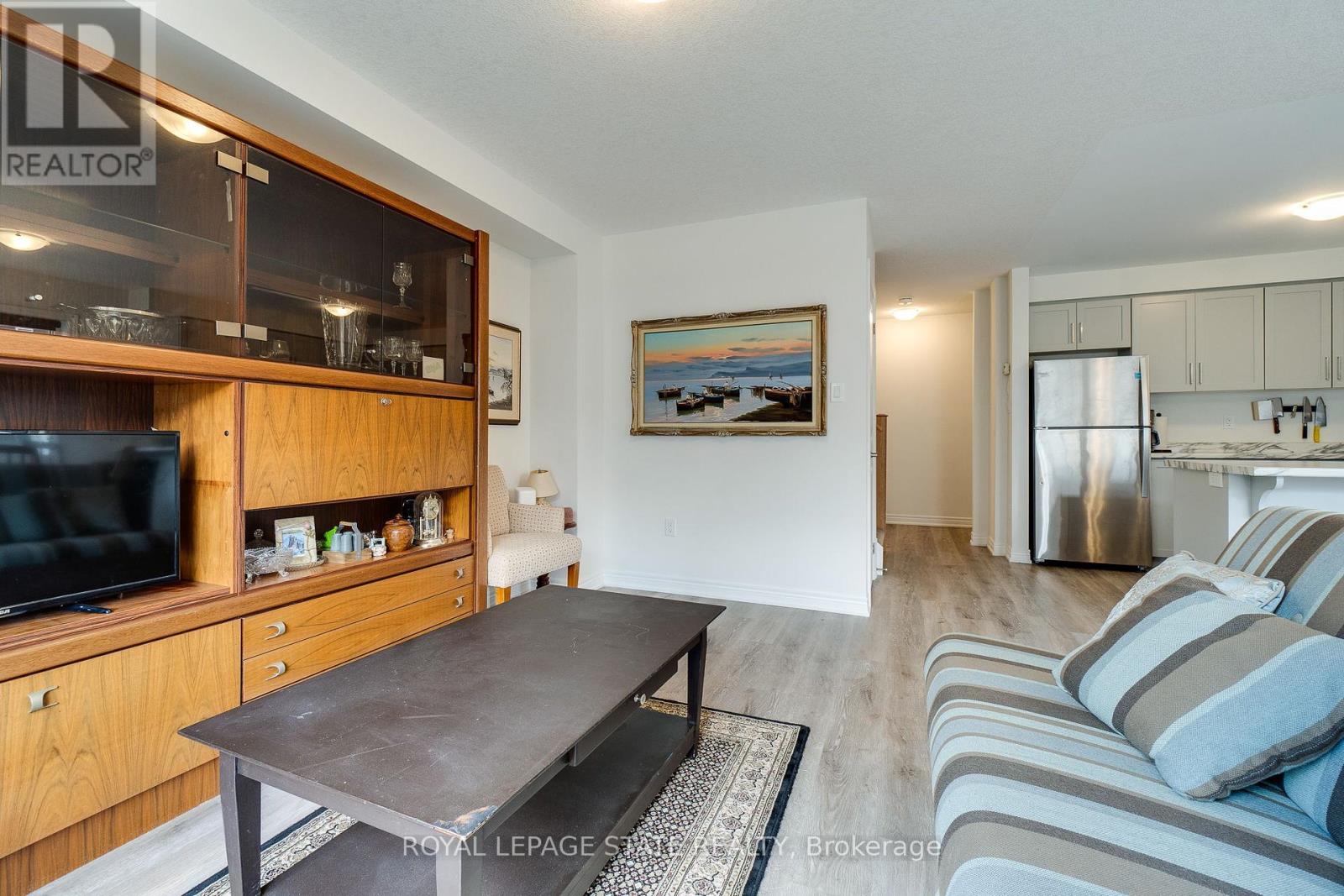 Photo 23 of 68 Dryden Lane, Hamilton ON