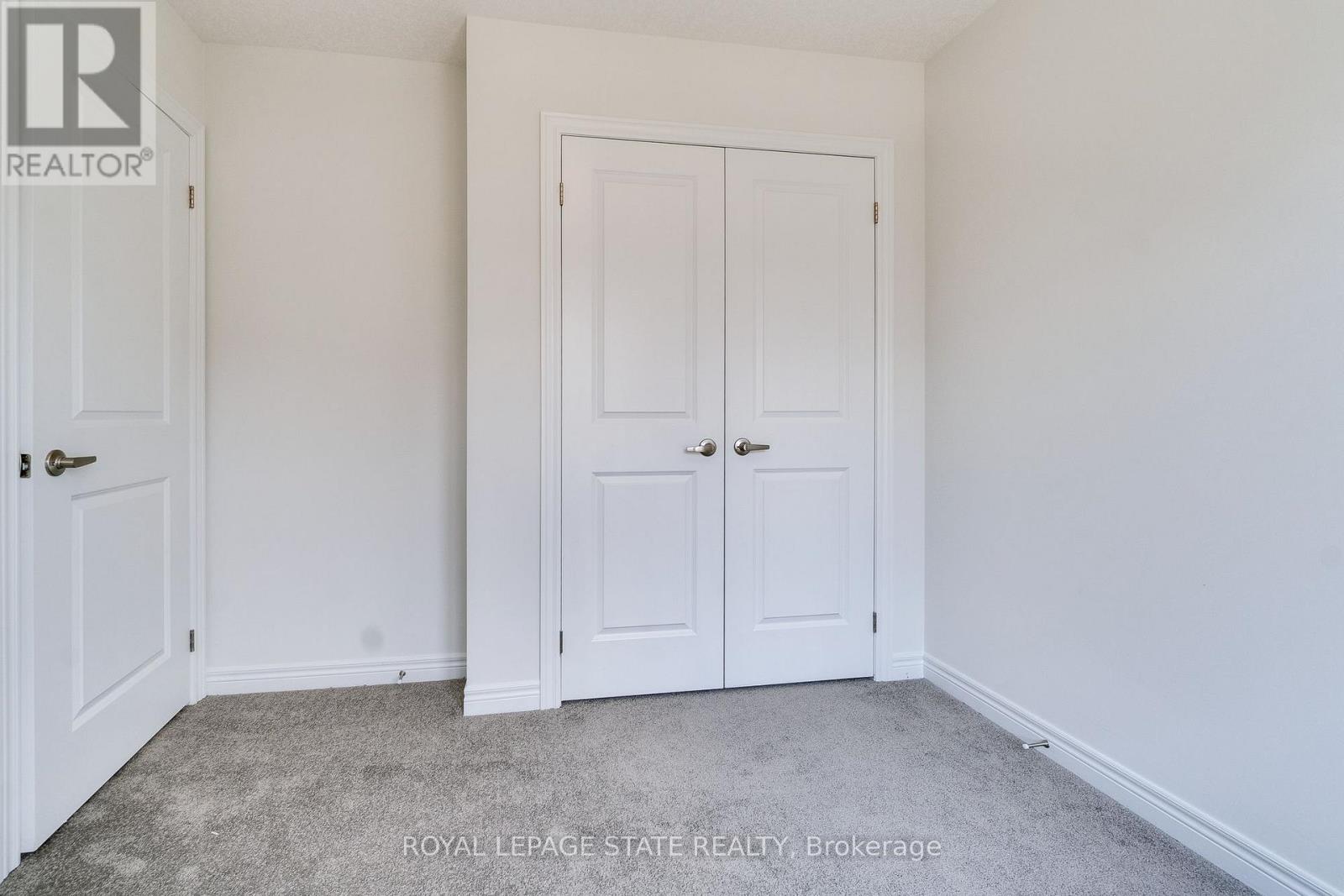 Photo 17 of 68 Dryden Lane, Hamilton ON