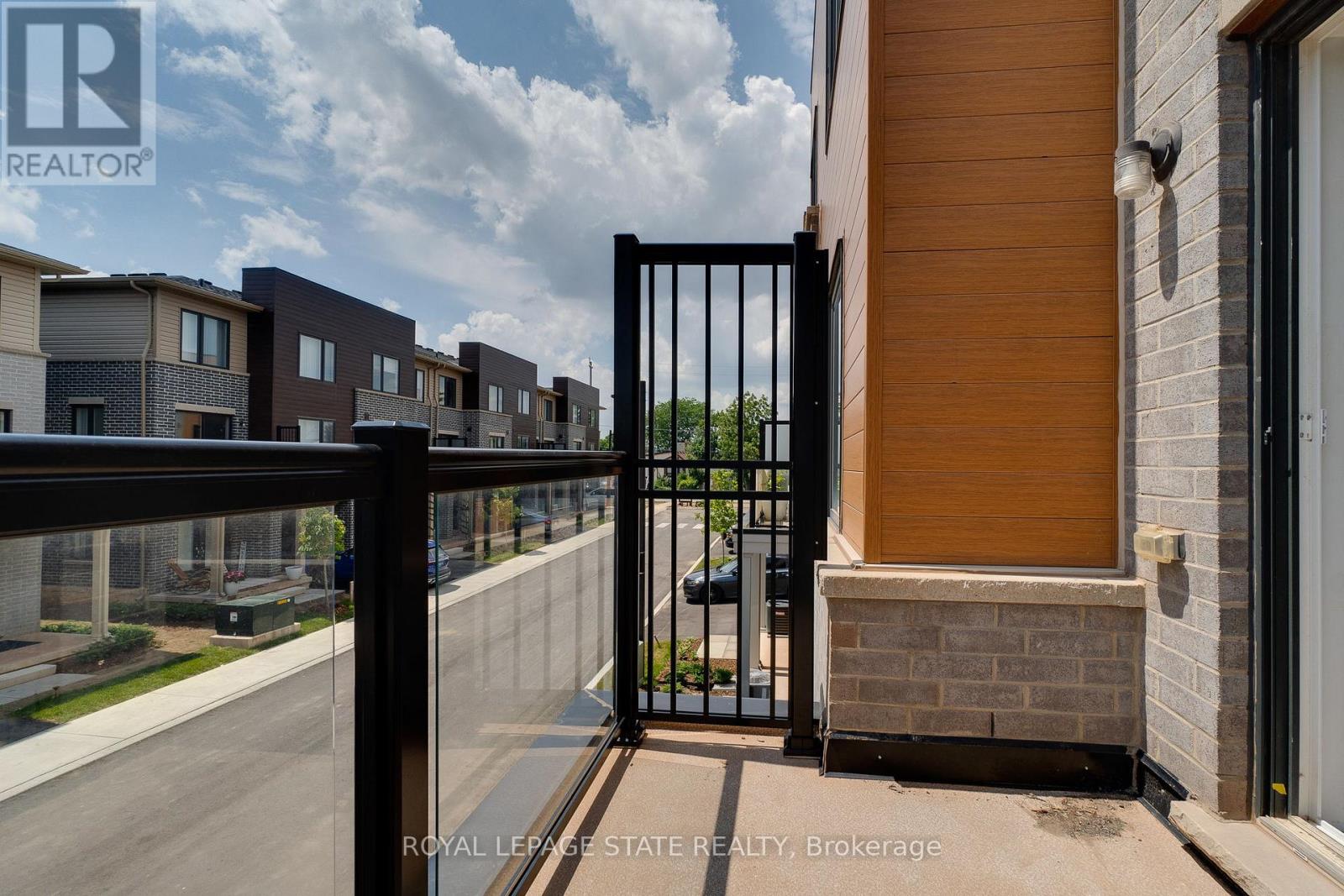 Photo 13 of 68 Dryden Lane, Hamilton ON