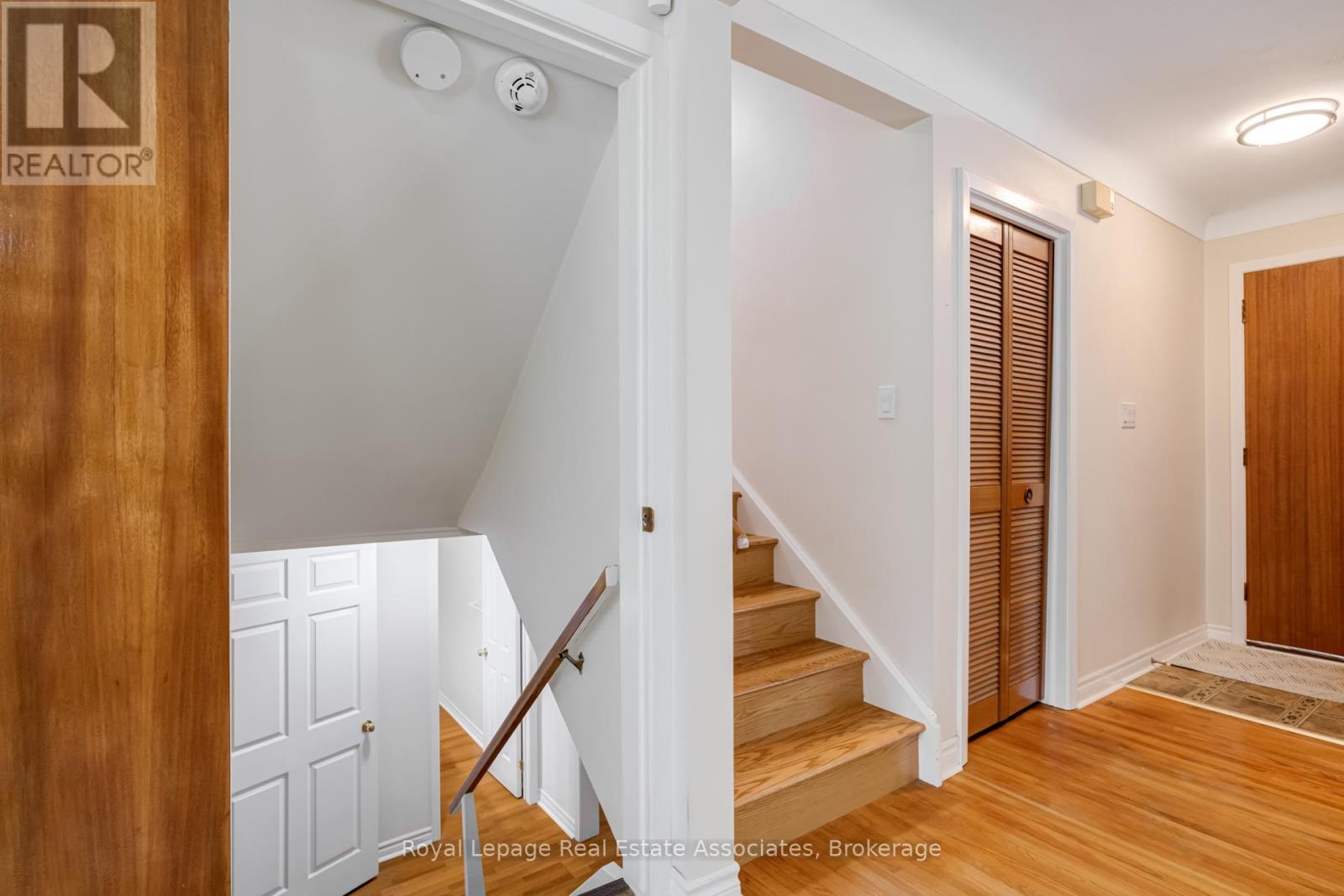 Photo 32 of 36 Trelawne Drive, St Catharines ON