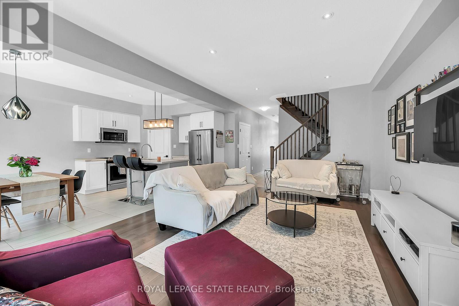 Photo 13 of 4 120 Vineberg Drive, Hamilton ON