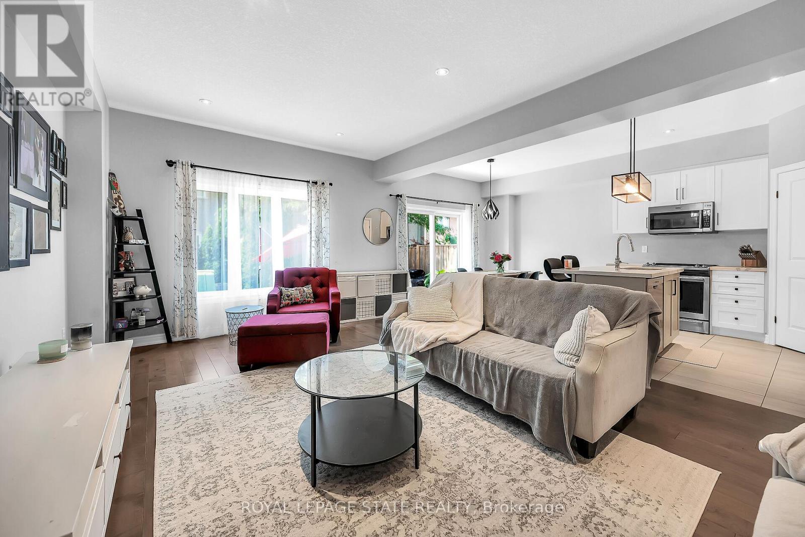 Photo 1 of 4 120 Vineberg Drive, Hamilton ON