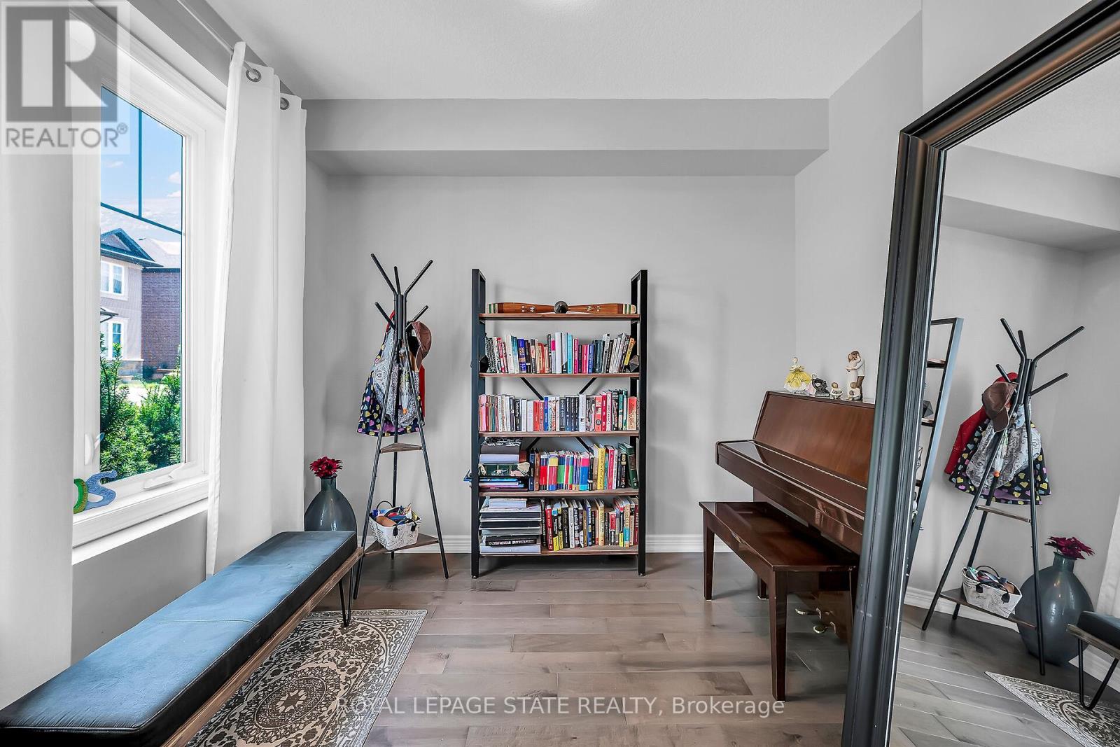 Photo 7 of 4 120 Vineberg Drive, Hamilton ON