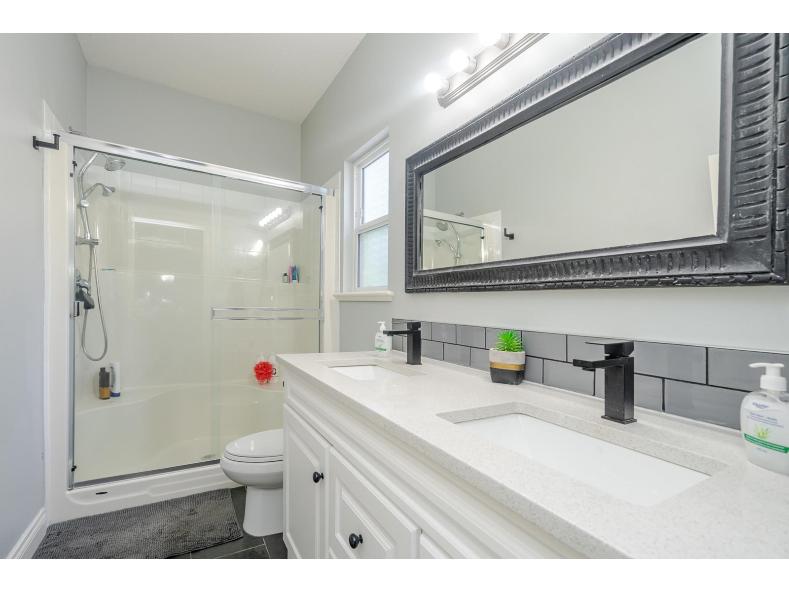 Photo 16 of 34413 Stoneleigh Avenue, Abbotsford BC