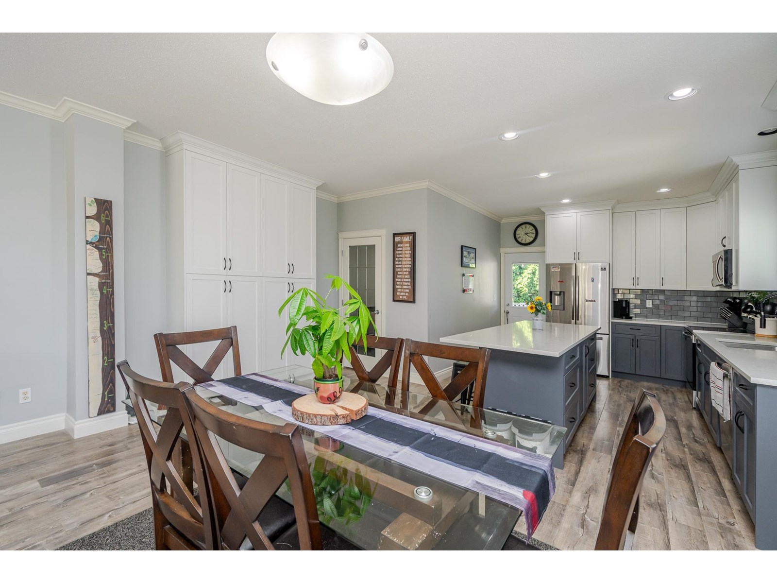 Photo 10 of 34413 Stoneleigh Avenue, Abbotsford BC