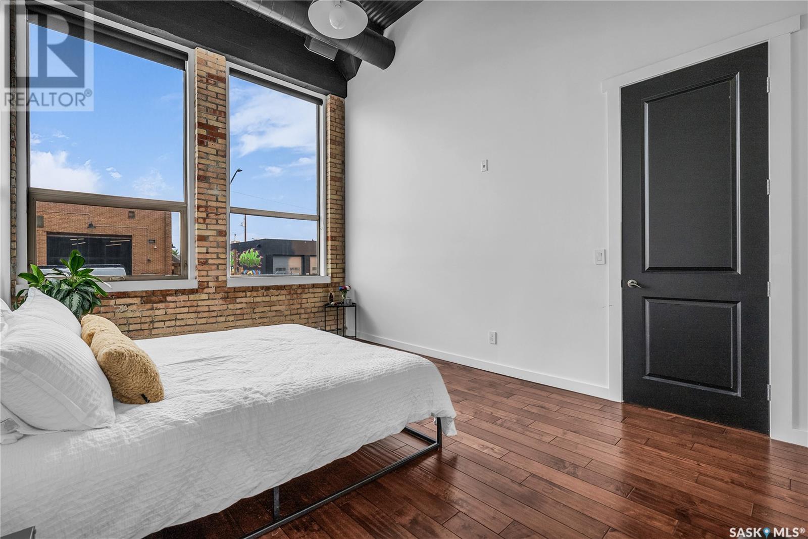Photo 2 of 105 211 D Avenue N, Saskatoon SK