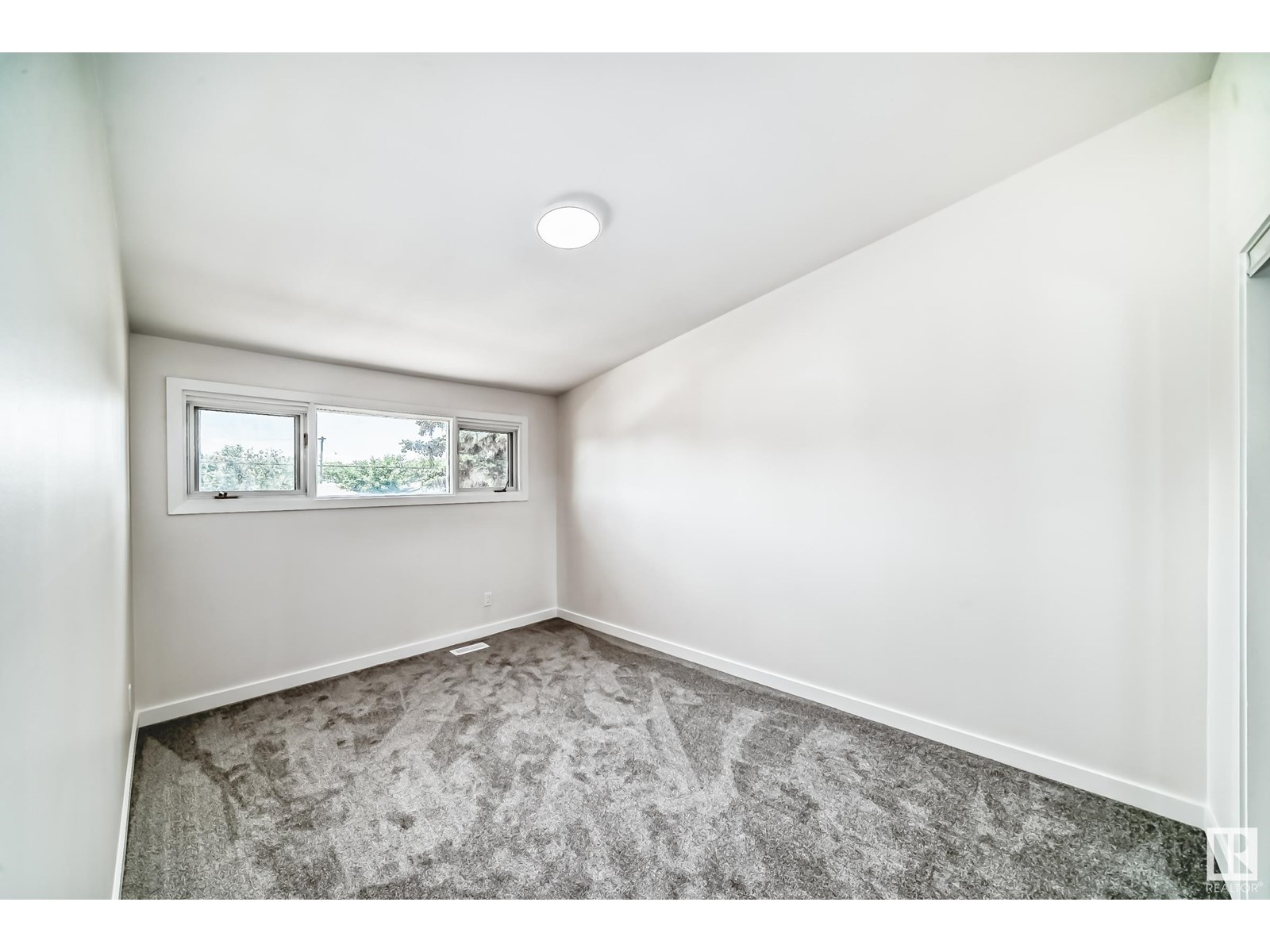 Photo 19 of 10820 132 Av Nw, Edmonton AB