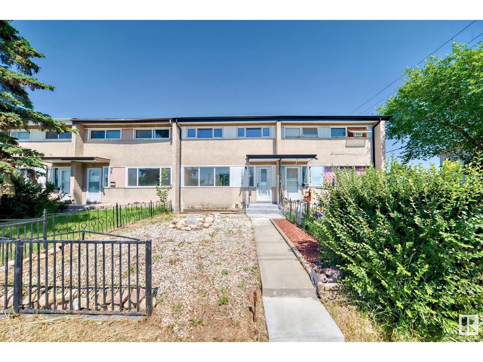Photo 2 of 10820 132 Av Nw, Edmonton AB