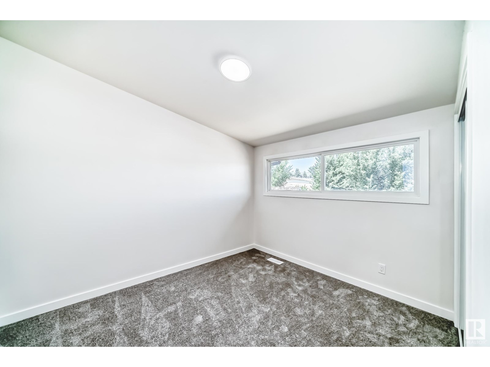 Photo 23 of 10820 132 Av Nw, Edmonton AB