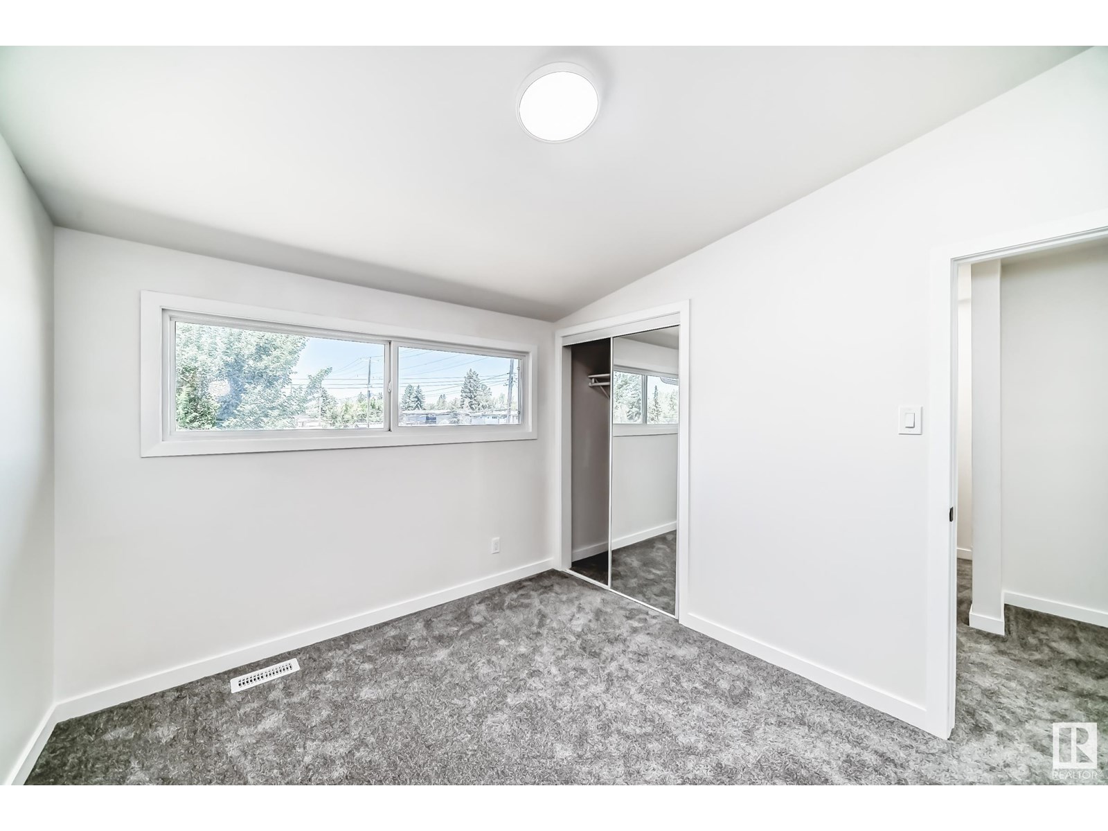 Photo 24 of 10820 132 Av Nw, Edmonton AB