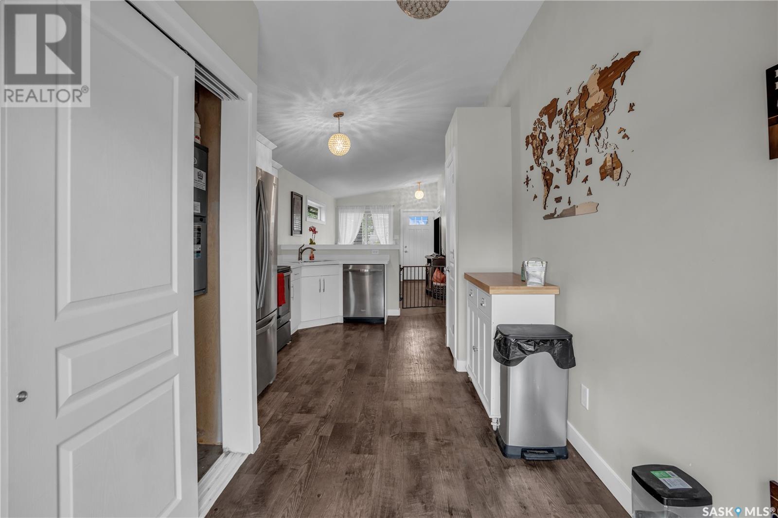 Photo 10 of 5413 Campling Avenue, Regina SK